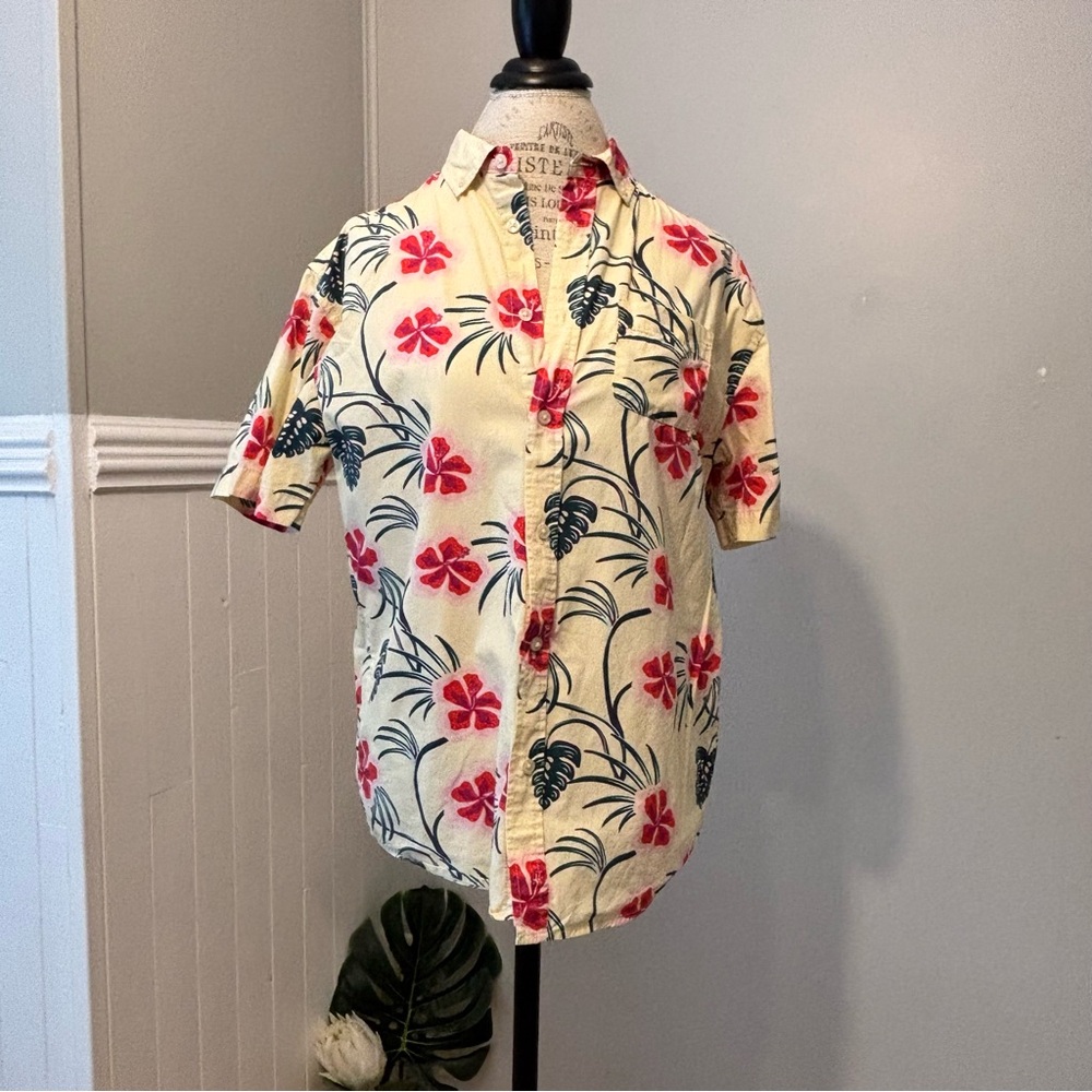 Amnesia Yellow Button Up Shirt Short Sleeve  Hibiscus Print Size S